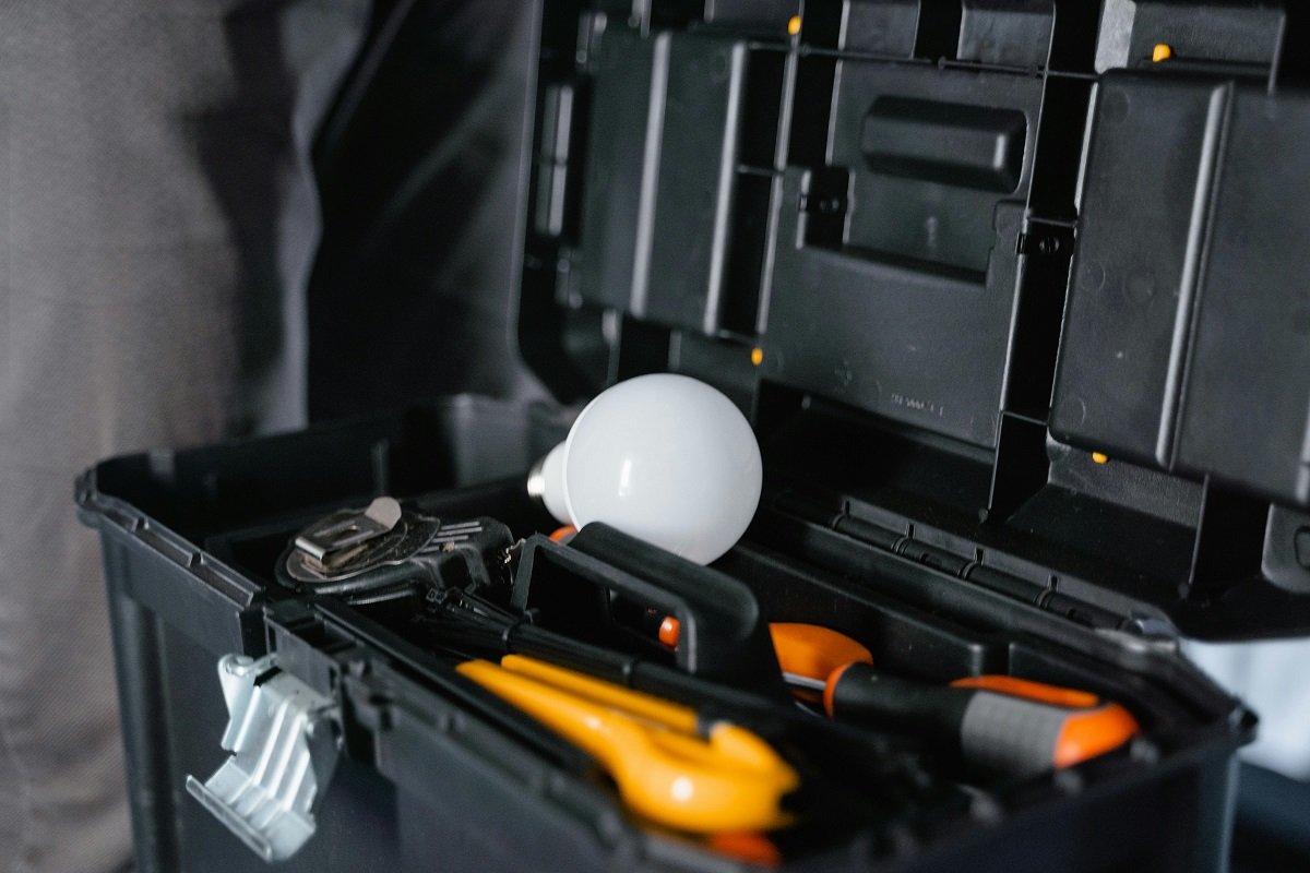 ELECTRICAL FIXES | MOYENDA HANDYMAN SERVICE